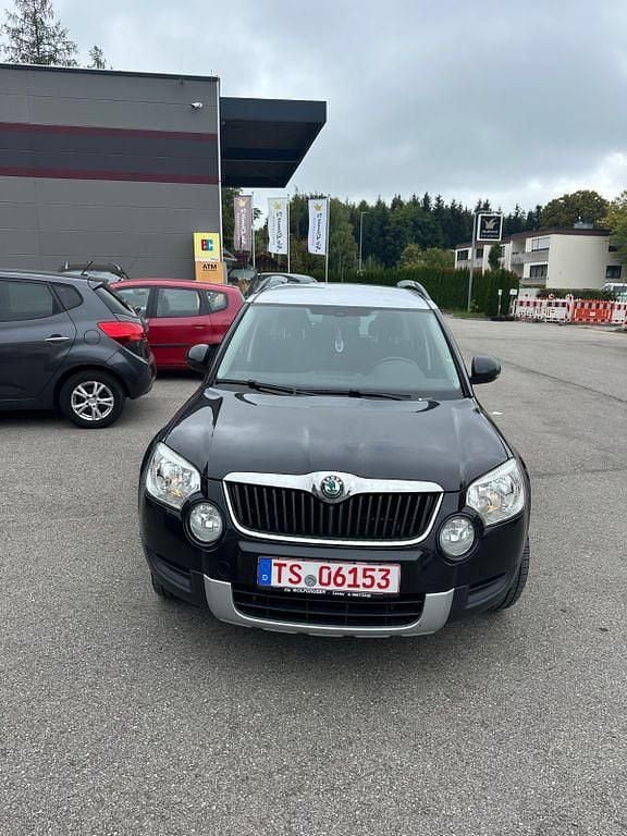 Schwarz Gebraucht 2013 Skoda Yeti Elegance SUV | 4.900 € (Guter Preis) - Bild 1/4