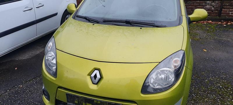 Second-hand Renault Twingo Expression 58 CP (42 kW) 2009 Auriu Hatchback