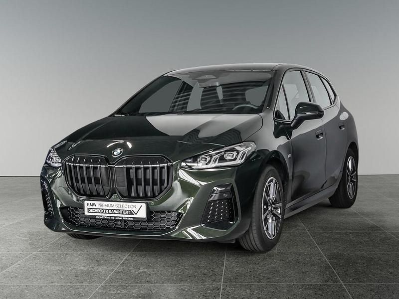 Gruen Gebraucht 2024 BMW 216 Active Tourer M Sport Van / Kleinbus | 34.885 € - Bild 1/4