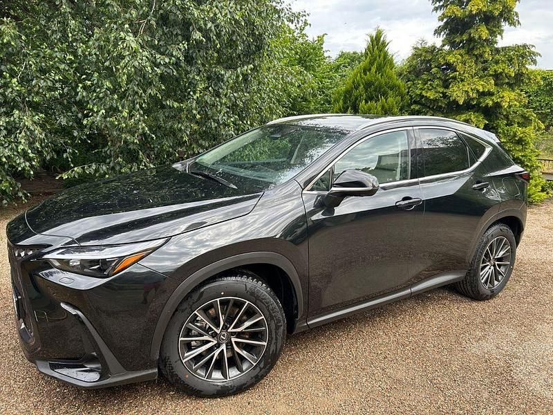 Schwarz Neu 2025 Lexus NX350h E-FOUR Executive Line SUV | 51.000 € (Superpreis) - Bild 1/4