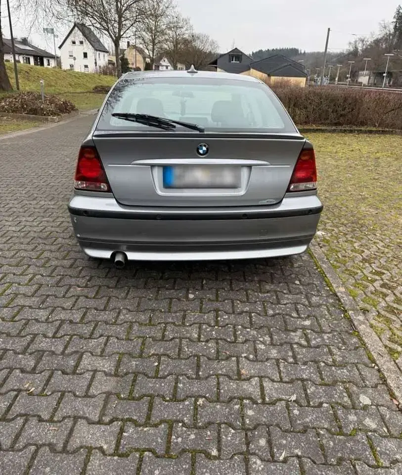Gebraucht BMW 316 116 PS (85 kW) 2003 Limousine