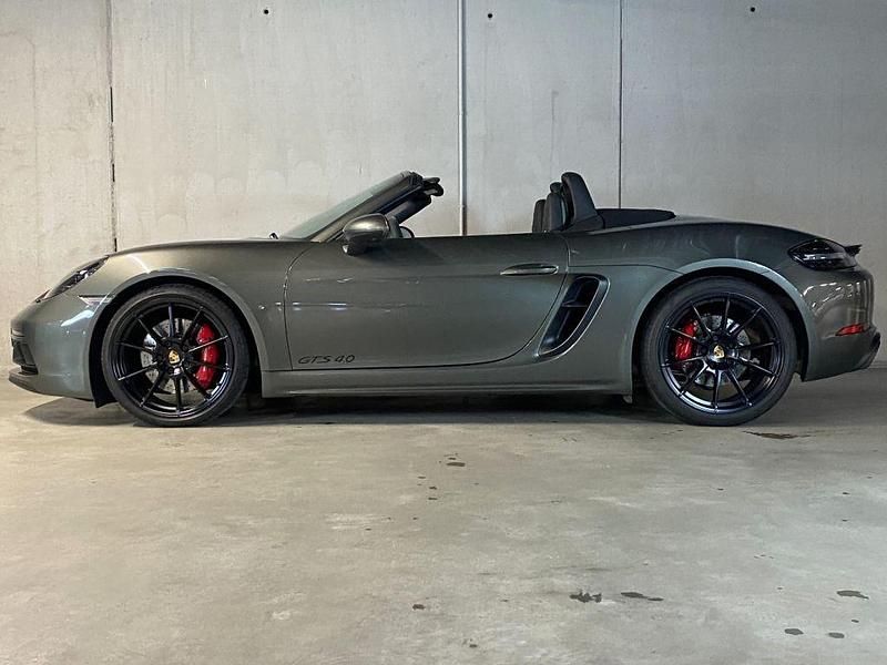 Gebraucht Porsche Boxster GTS 400 PS (294 kW) 2023 Aventuringrünmetallic (metallic) Cabrio