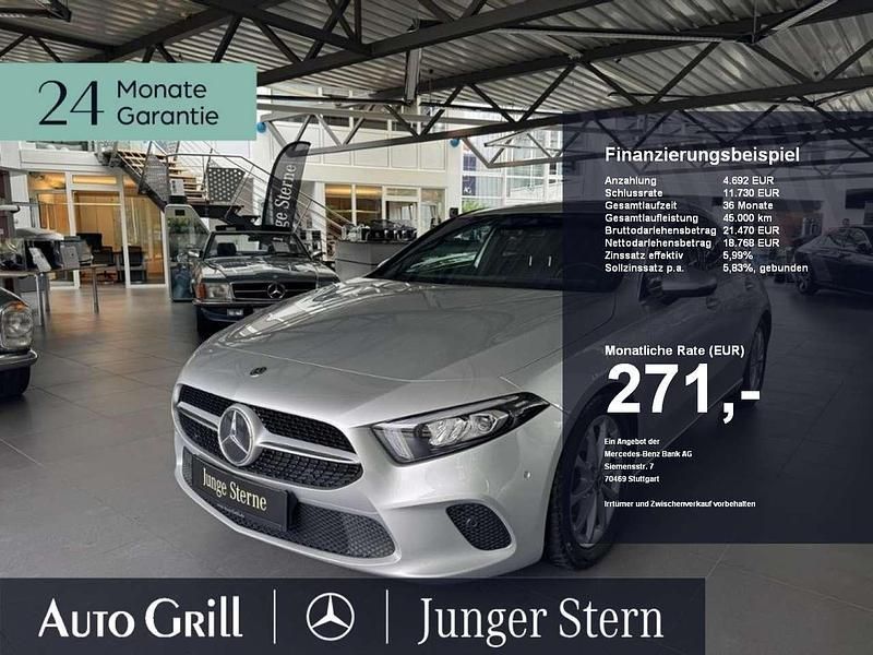 Iridiumsilber Gebraucht 2020 Mercedes A200 Progressive Limousine | 23.460 € - Bild 1/4