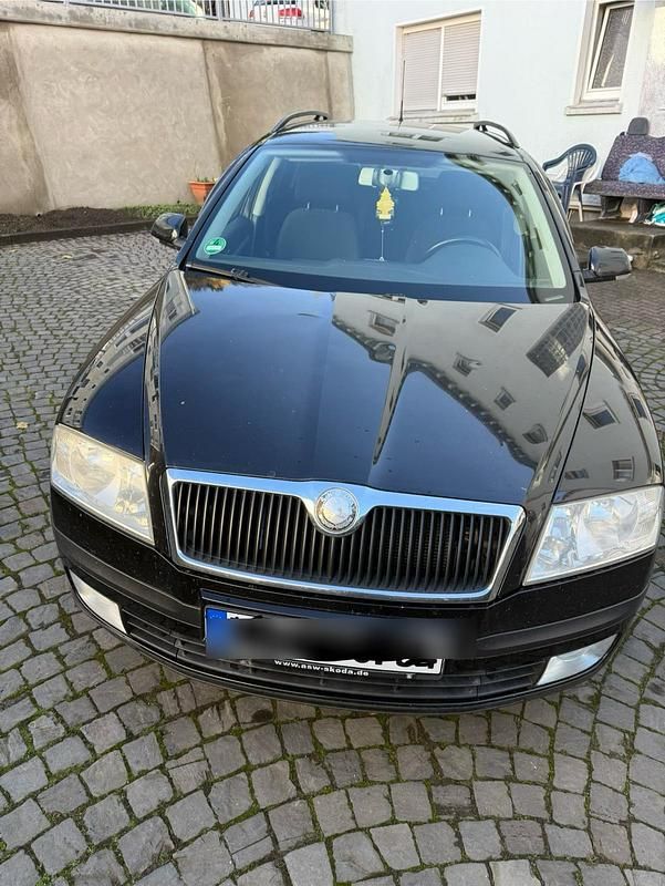 Schwarz Gebraucht 2008 Skoda Octavia Kombi | 3.100 € (Fairer Preis) - Bild 1/4