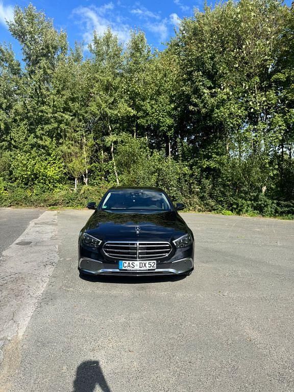 Gebraucht Mercedes E220 Exclusive 194 PS (142 kW) 2021 Schwarz Limousine
