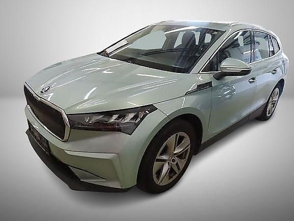 Silver metallic Gebraucht 2021 Skoda Enyaq iV SUV | 21.499 € (Superpreis) - Bild 1/3