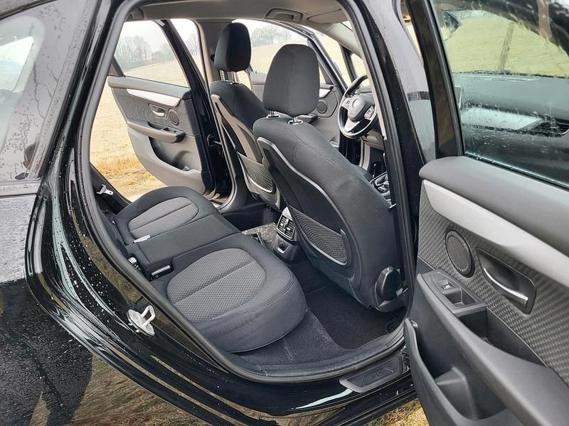 Gebraucht BMW 218 Advantage 136 PS (100 kW) 2017 Schwarz Kombi