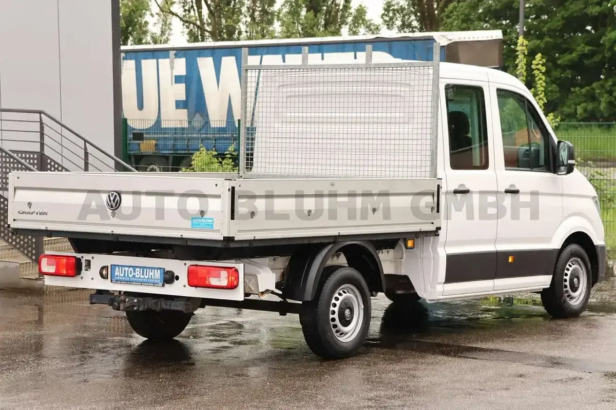 Gebraucht VW Crafter 140 PS (102 kW) 2023 Candyweiß Van