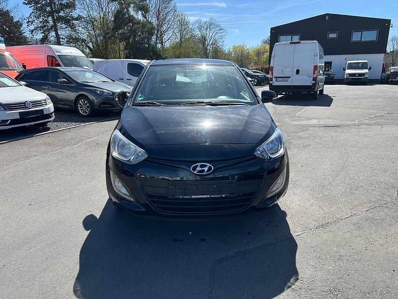 Gebraucht Hyundai i20 Trend 86 PS (63 kW) 2014 Schwarz Kleinwagen