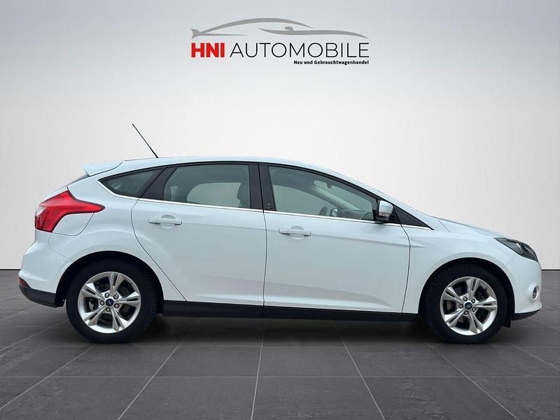 Second-hand Ford Focus 101 CP (74 kW) 2012 Alb Berlinǎ
