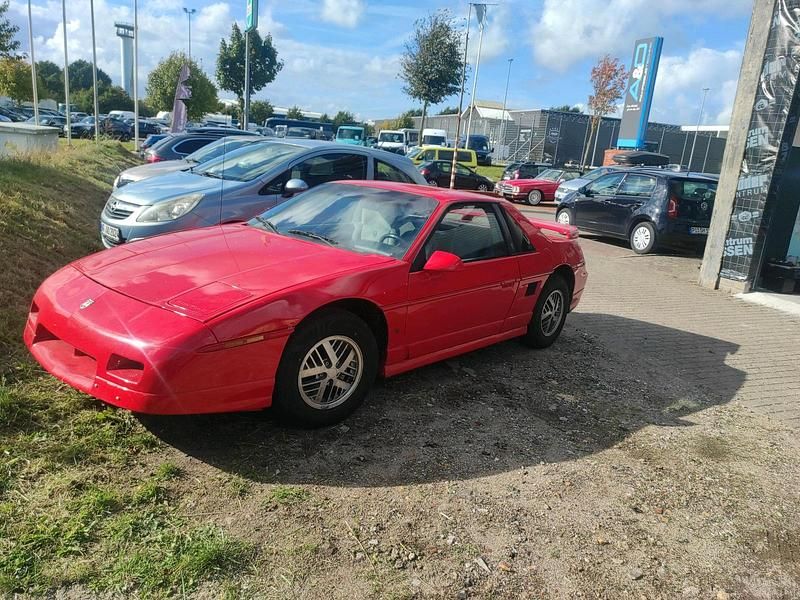 Rot Gebraucht 1984 Pontiac Fiero Coupé | 3.000 € - Bild 1/4
