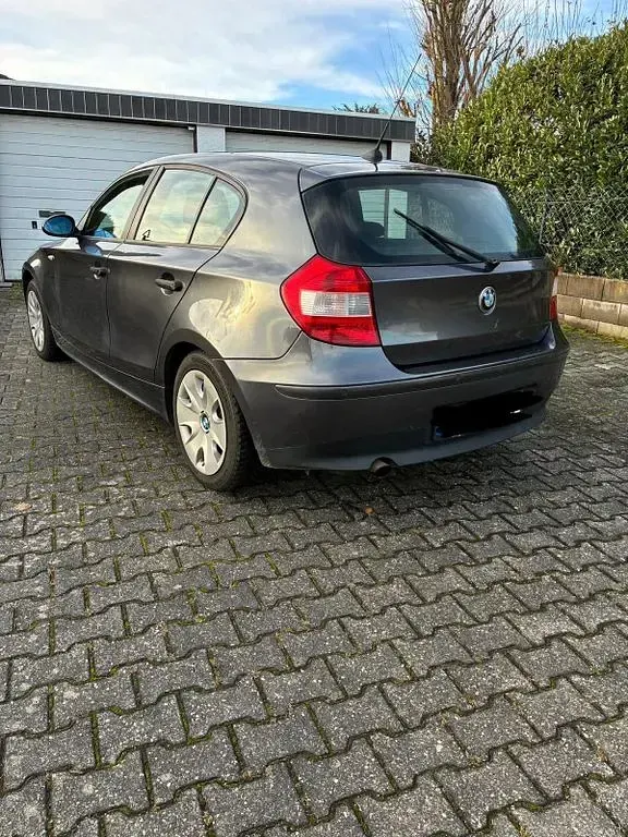Gebraucht BMW 116 122 PS (89 kW) 2005 Grau Kleinwagen
