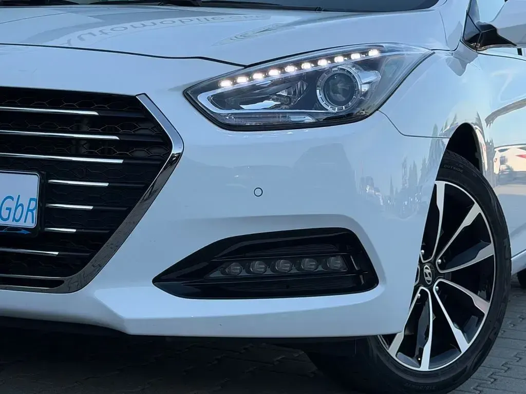 Gebraucht Hyundai i40 Style 141 PS (103 kW) 2018 Weiß Limousine