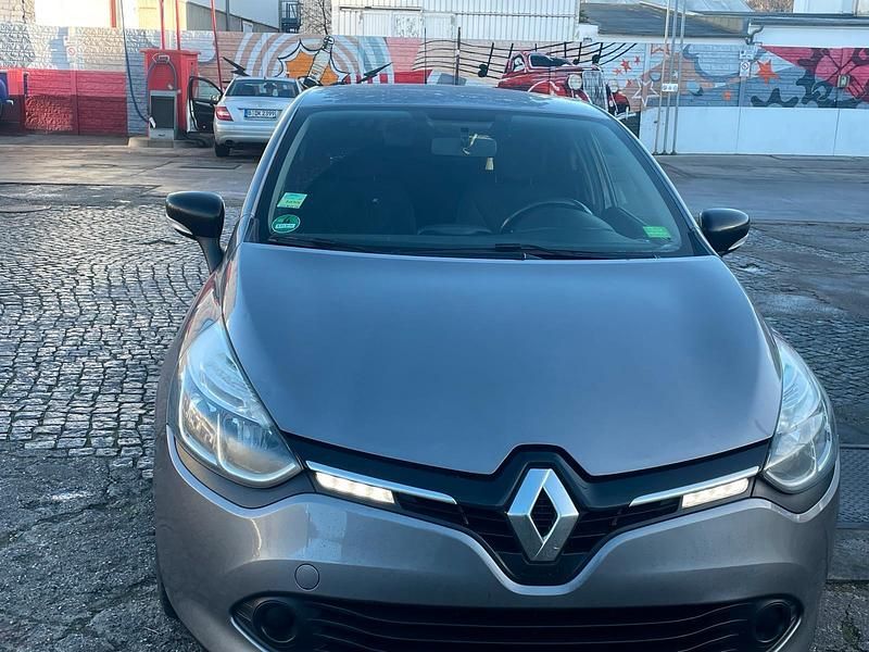 Grau Gebraucht 2016 Renault Clio IV Kleinwagen | 6.200 € (Fairer Preis) - Bild 1/4