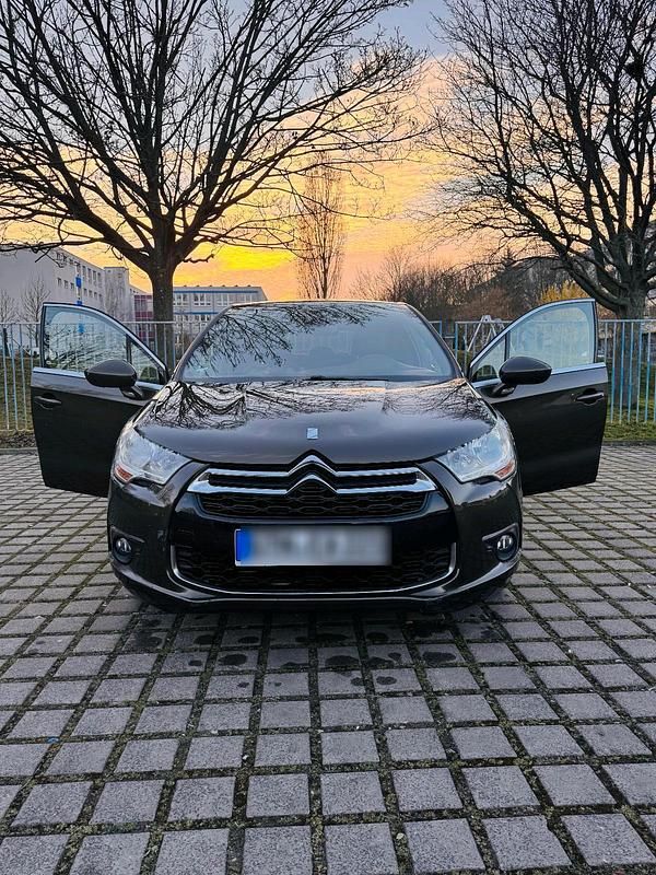 Braun Gebraucht 2012 Citroën DS4 Kleinwagen | 6.500 € (Fairer Preis) - Bild 1/4