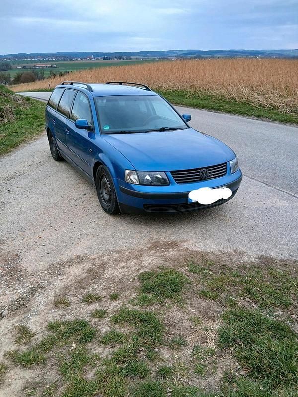 Gebraucht VW Passat 125 PS (91 kW) 2000 Blau Kombi