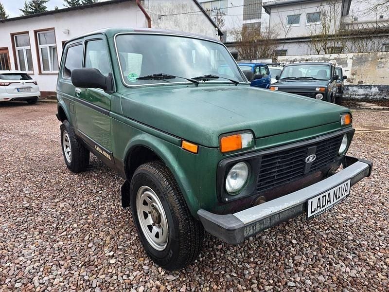 Gebraucht Lada niva 83 PS (61 kW) 2011 Grün SUV