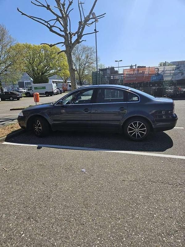 Gebraucht 2002 VW Passat Limousine | 1.800 € - Bild 1/4
