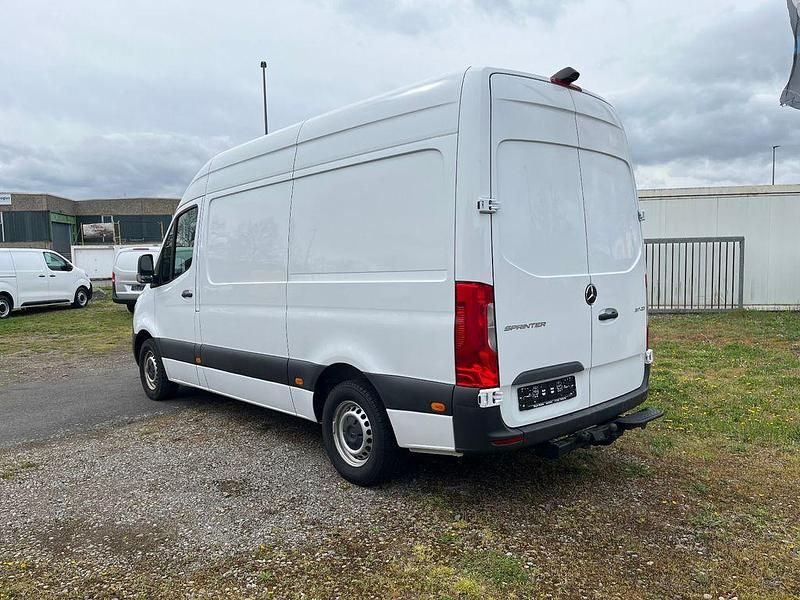 Second-hand Mercedes Sprinter 170 CP (125 kW) 2022 Alb Van