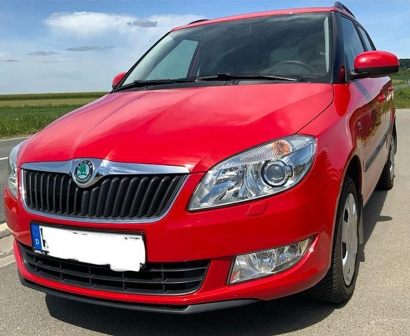 Rot Gebraucht 2012 Skoda Fabia Ambition Kombi | 6.500 € (Guter Preis) - Bild 1/4