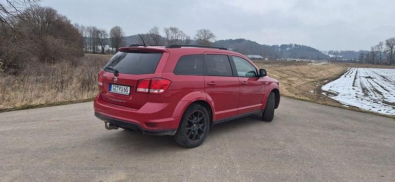 Gebraucht Fiat Freemont 170 PS (125 kW) 2014 Rot SUV