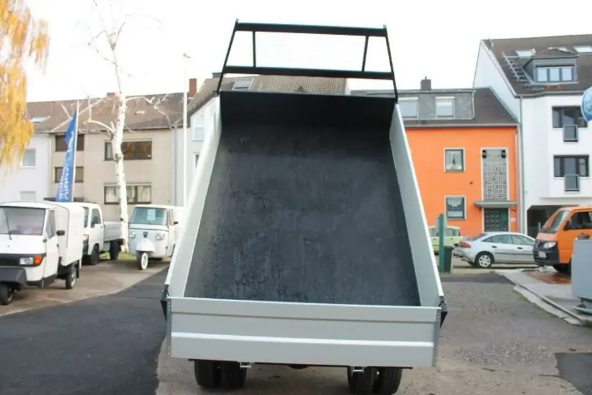 Neu Piaggio Porter 106 PS (77 kW) 2025 Plaster weiss SUV