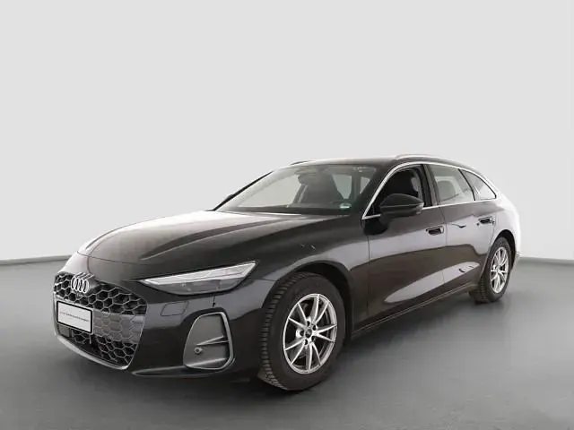 Gebraucht Audi A6 Sport 204 PS (150 kW) 2026 Mythosschwarz metallic Kombi