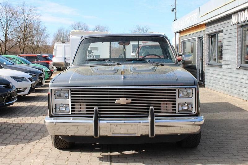 Gebraucht Chevrolet Silverado 160 PS (117 kW) 1986 Silber Abholung
