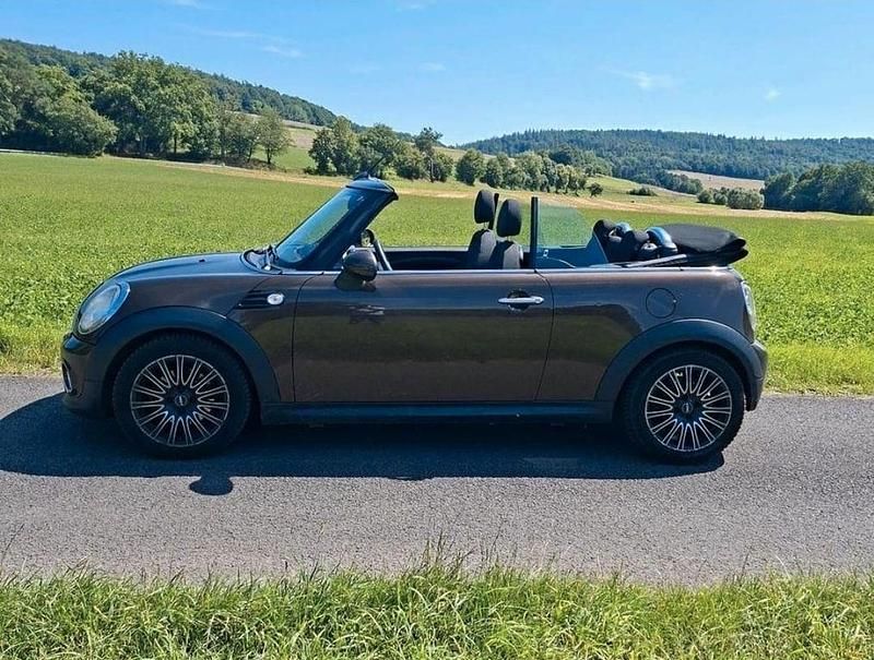 Braun Gebraucht 2011 Mini One Cabriolet Cabrio | 5.750 € (Fairer Preis) - Bild 1/4