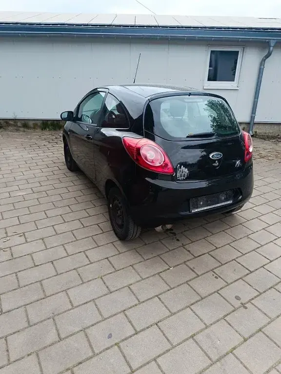 Używany Ford Ka Trend 69 KM (50 kW) 2011 Czarny Hatchback