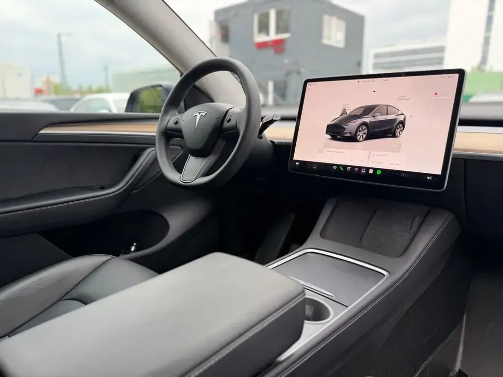 Gebraucht Tesla Model Y RWD 255 kW (347 PS) 2023 Grau SUV