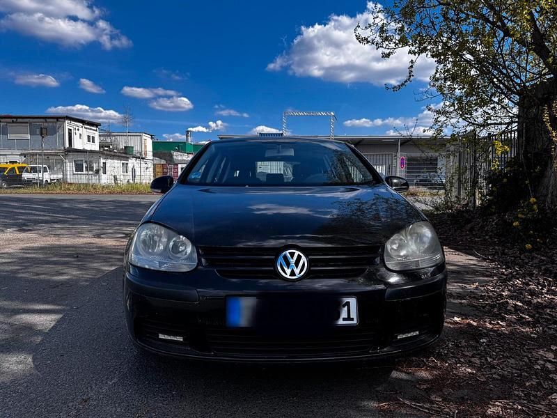 Usata VW Golf V 65 CV (47 kW) 2004 Nero Utilitaria