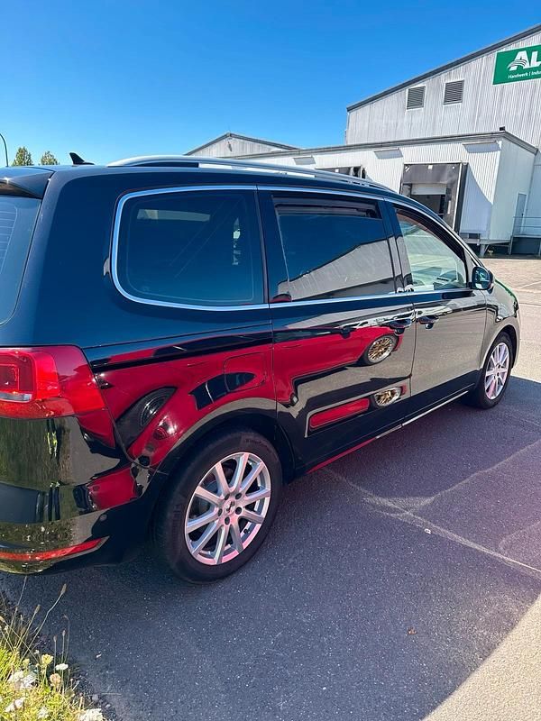 Gebraucht VW Sharan 170 PS (125 kW) 2011 Schwarz Van / Kleinbus