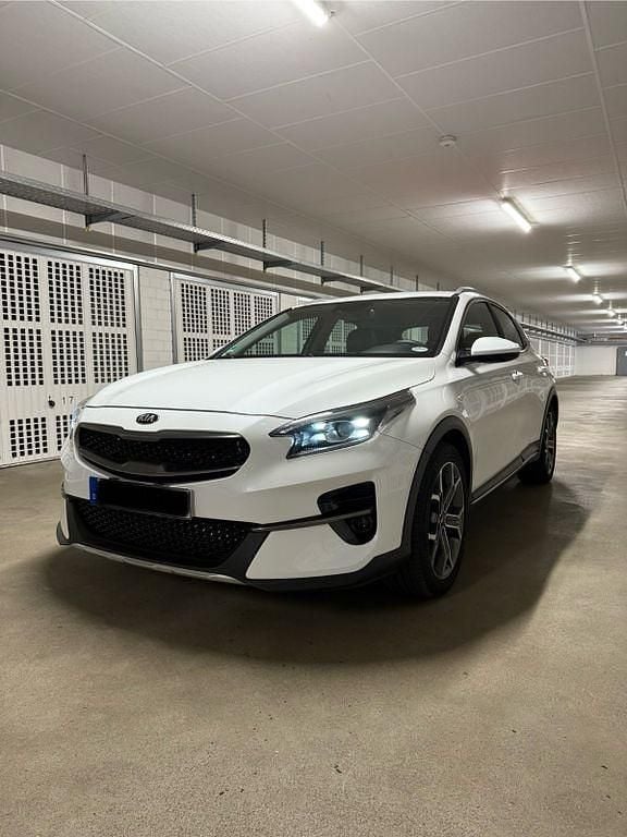 Weiß Gebraucht 2020 Kia XCeed SUV | 16.700 € (Guter Preis) - Bild 1/4