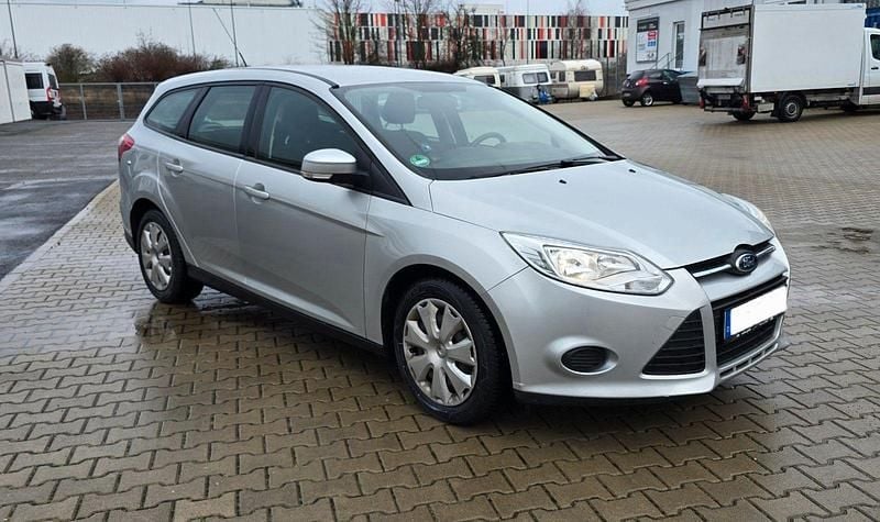 Gebraucht Ford Focus Trend 101 PS (74 kW) 2013 Silber Kombi