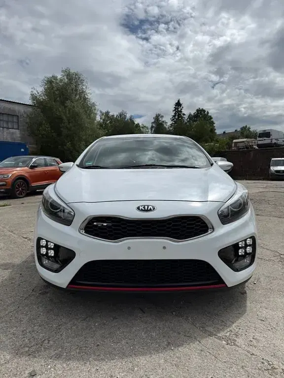 Gebraucht Kia Ceed GT-Challenge 204 PS (150 kW) 2014 Weiß Kleinwagen