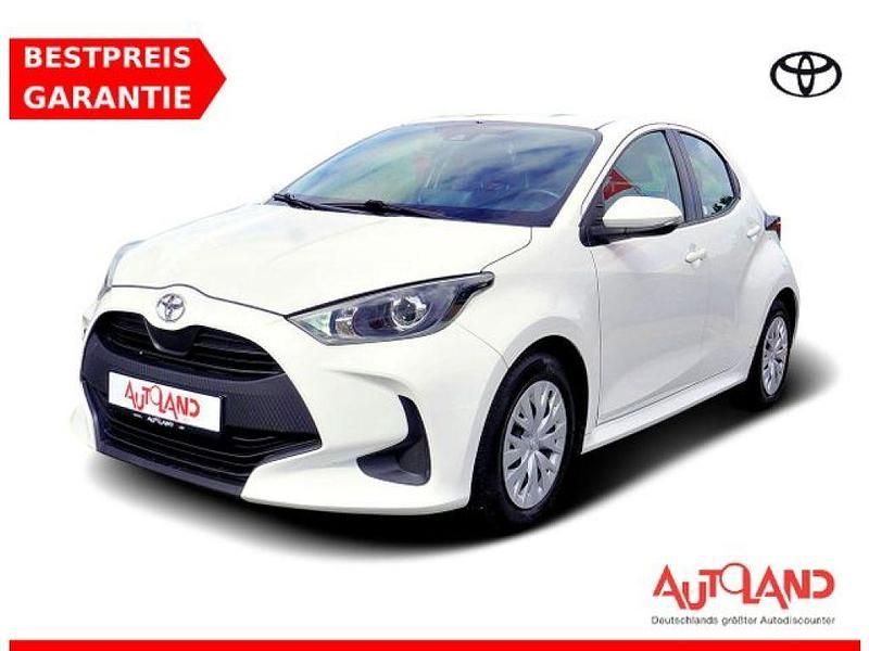 Superwhite Gebraucht 2021 Toyota Yaris Kleinwagen | 11.890 € (Fairer Preis) - Bild 1/4