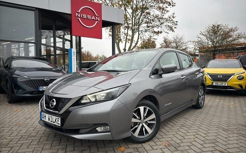 Grau Gebraucht 2020 Nissan Leaf Acenta Kleinwagen | 13.490 € (Guter Preis) - Bild 1/4