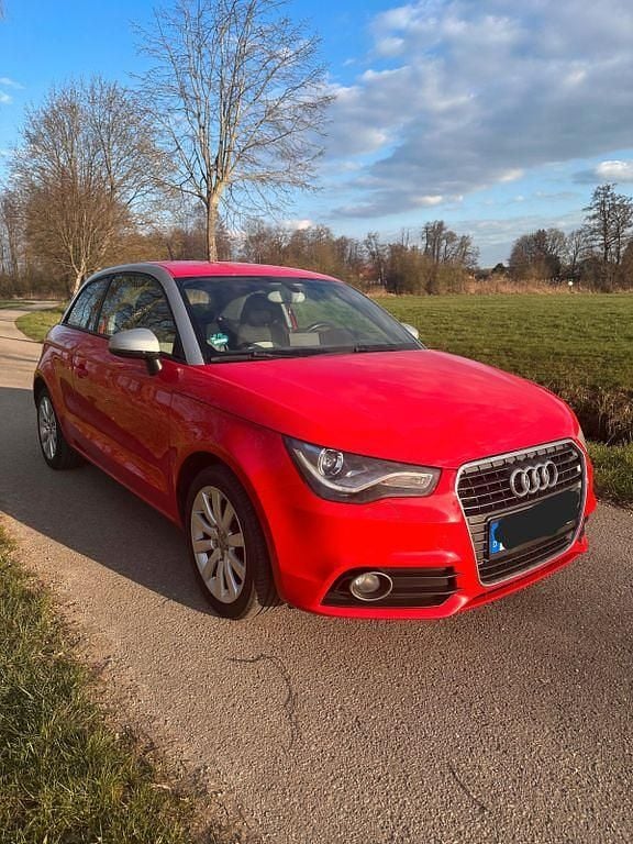 Rot Gebraucht 2011 Audi A1 Ambition Kombi | 8.599 € (Fairer Preis) - Bild 1/4