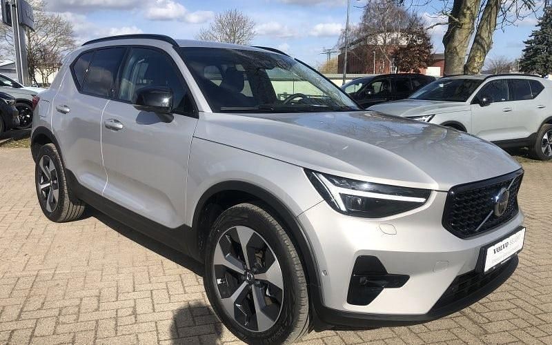Gebraucht Volvo XC40 Plus 163 PS (119 kW) 2025 Silber SUV