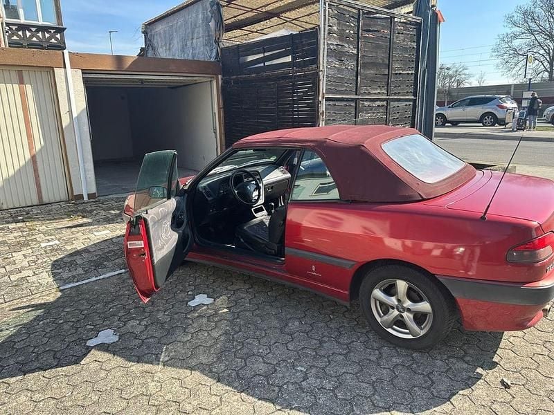 Gebraucht Peugeot 306 Cabriolet 88 PS (64 kW) 1999 Rot Cabrio