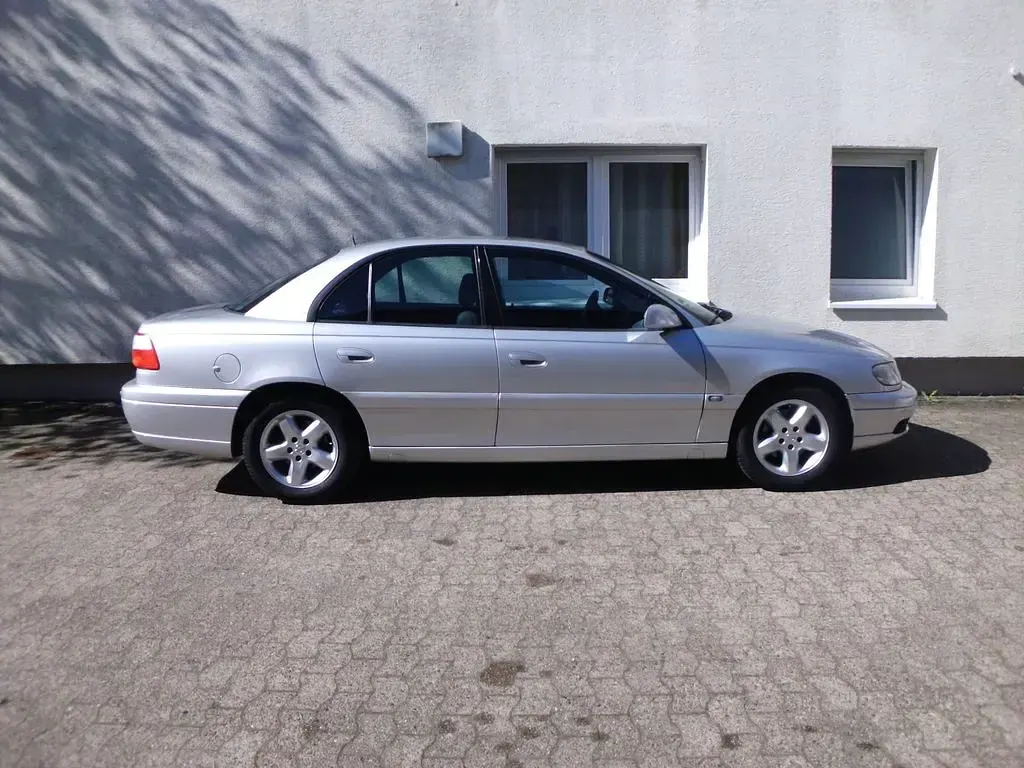 Gebraucht Opel Omega Edition 144 PS (105 kW) 2004 Silber Limousine