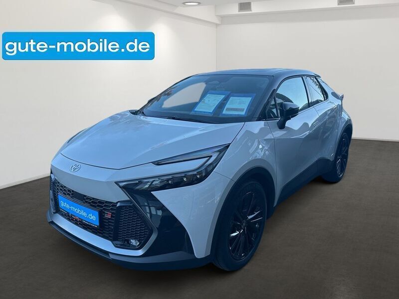 Dynamicgrey metallic / dach s Neu 2024 Toyota C-HR Sport SUV | 38.990 € (Etwas zu teuer) - Bild 1/4