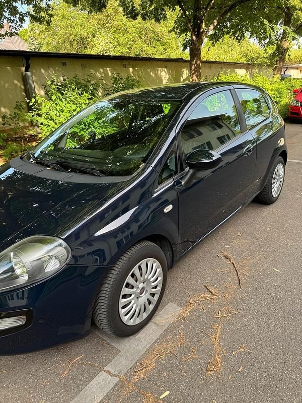 Blau Gebraucht 2012 Fiat Punto Evo Kleinwagen | 2.900 € (Fairer Preis) - Bild 1/4