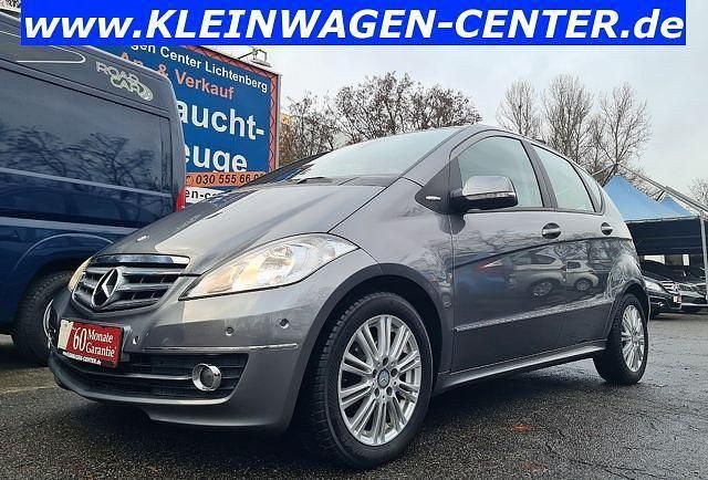 Grau Gebraucht 2011 Mercedes A160 Elegance Van / Kleinbus | 9.290 € (Teuer) - Bild 1/4