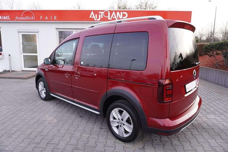 Gebraucht VW Caddy 102 PS (75 kW) 2017 Rot Van / Kleinbus