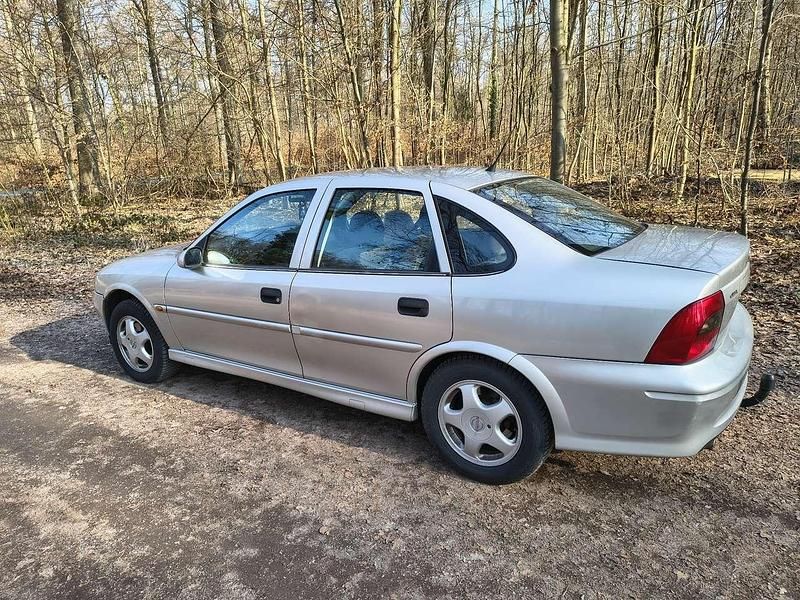 Gebraucht Opel Vectra 71 PS (52 kW) 1999 Limousine