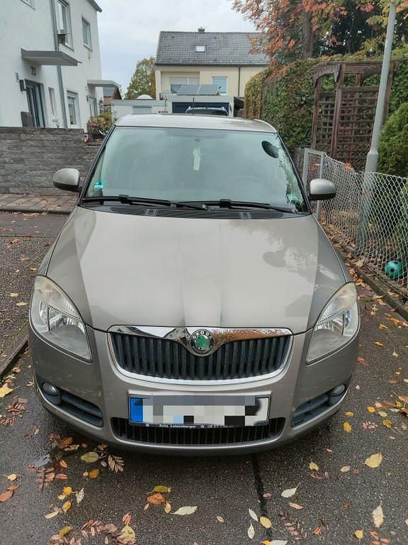 Beige Gebraucht 2009 Skoda Fabia Ambiente Limousine | 2.400 € (Fairer Preis) - Bild 1/4