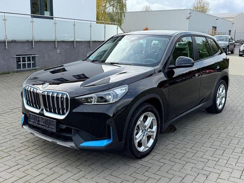 Gebraucht BMW iX1 230 kW (313 PS) 2023 Schwarz SUV