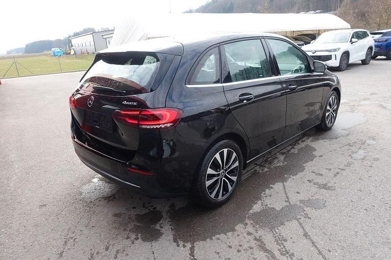 Gebraucht Mercedes B220 190 PS (139 kW) 2021 Schwarz Van / Kleinbus